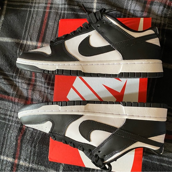 Athletic_Shoes